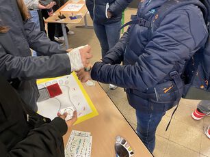Zu Fuß zur Schule Tag8